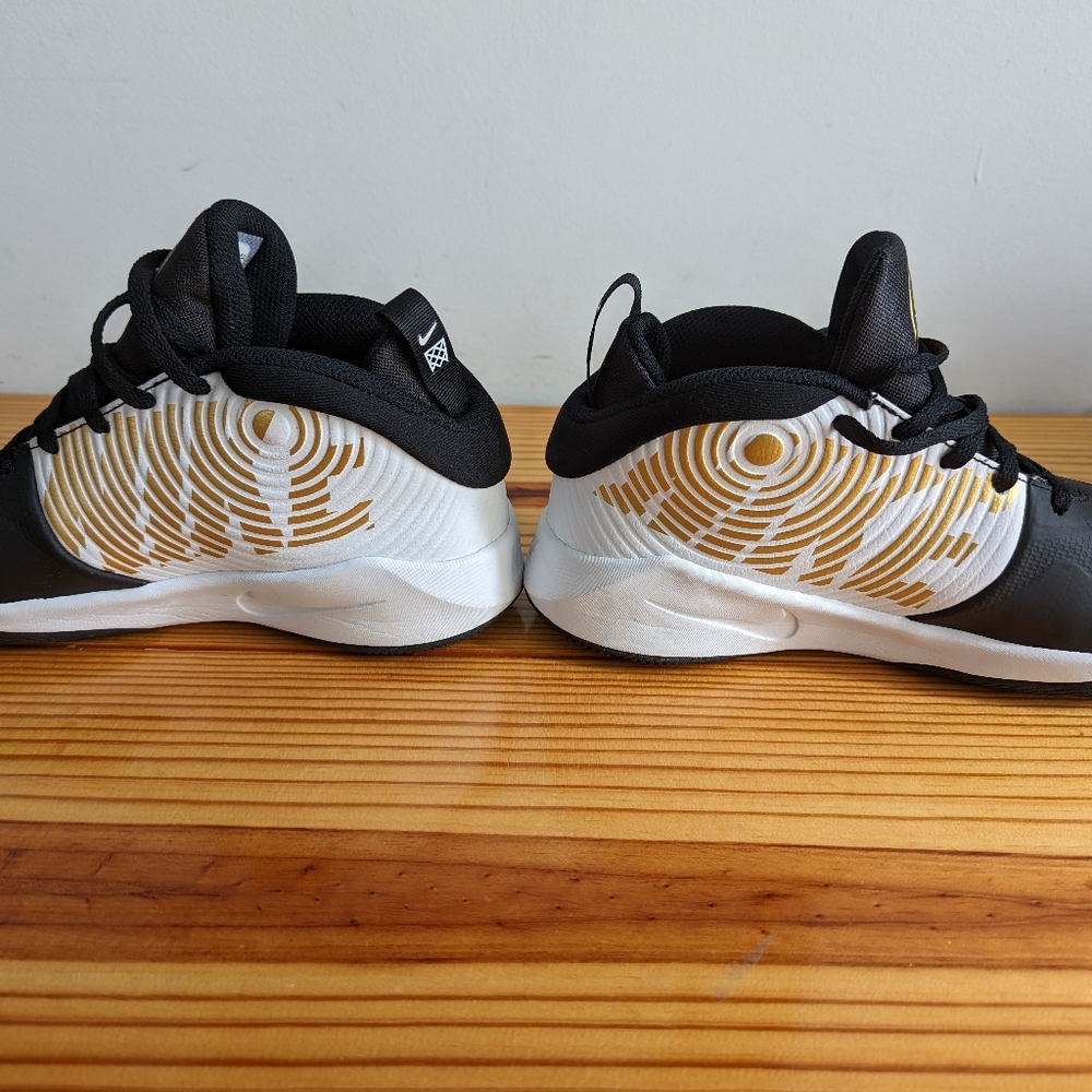 Nike Team Hustle D 9 AQ4225-004 Basketballs Black